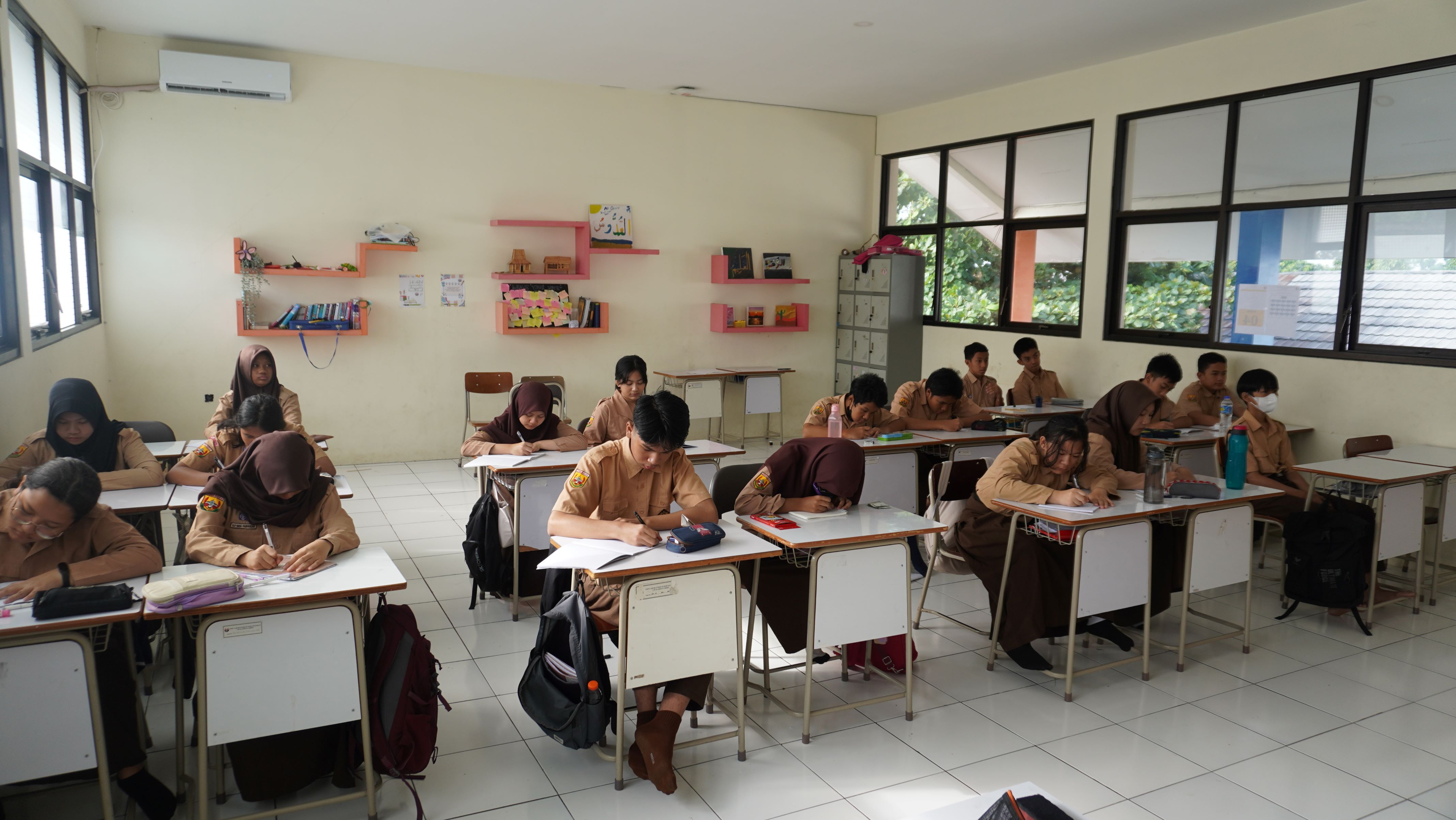 Ruang Belajar Nyaman dan Bersih